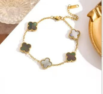 High-End Four Leaf Clover Bracelet in Titanium Steel